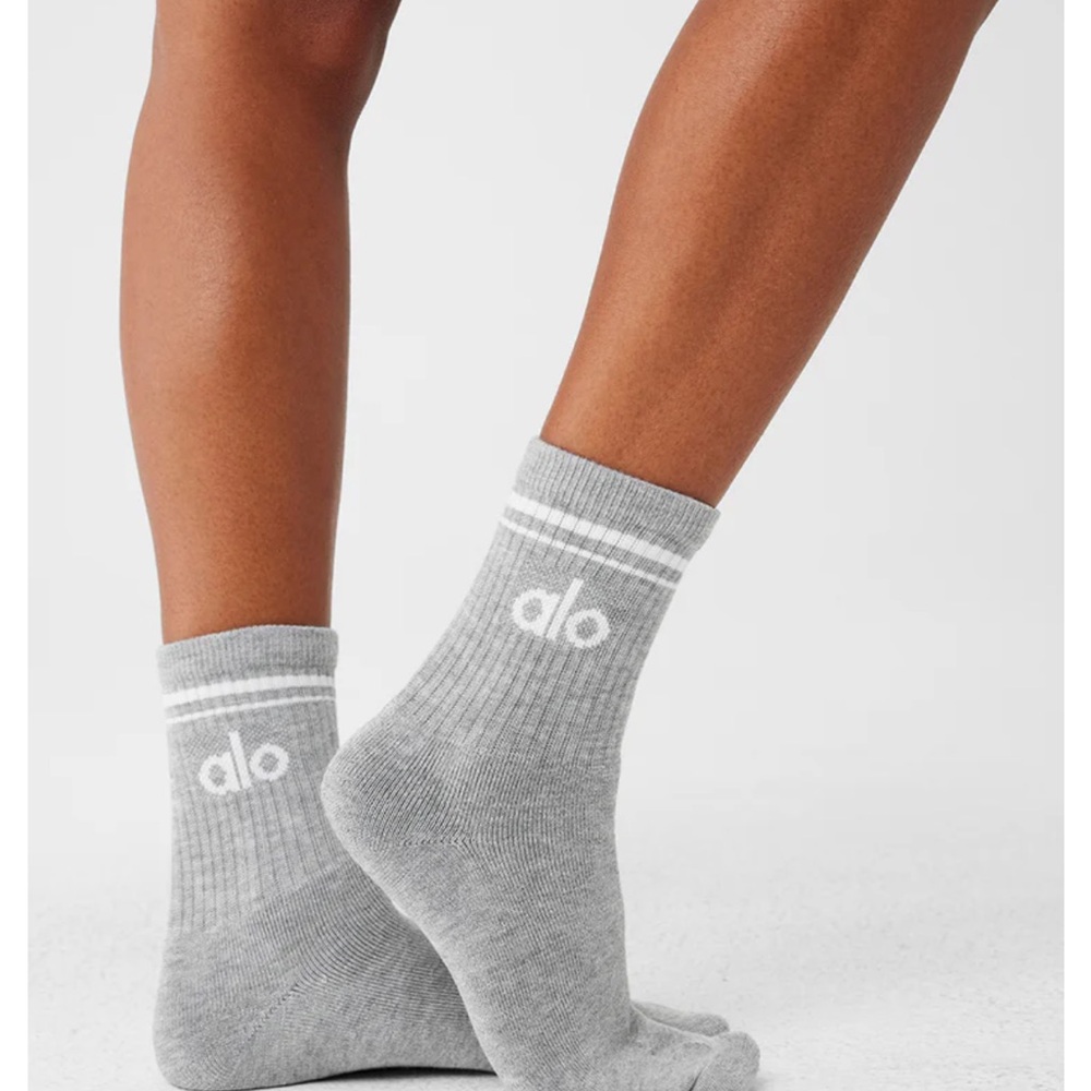 ALO Yoga Light Gray Casual Crew Socks